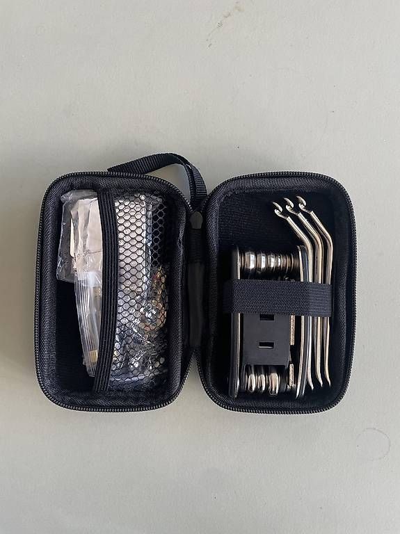 Alle Werkzeuge: Velo-Reparaturset/ Multitool – Gebraucht aus Uetikon am See von Johanna_A_N 1