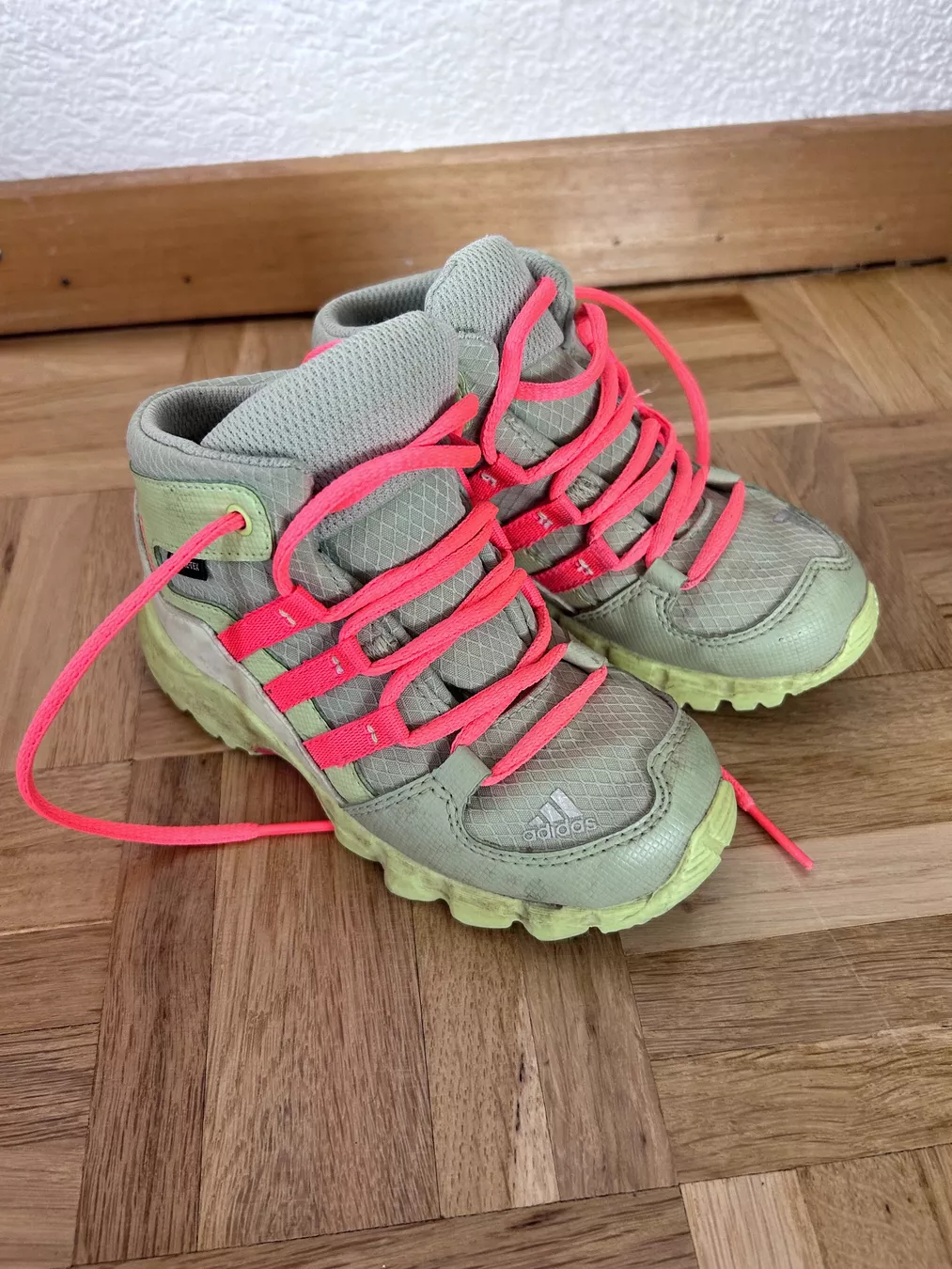 Adidas Scarpe da uomo: Trekkingschuhe Kinder – Usato da Affoltern am Albis venduto da dor_d289