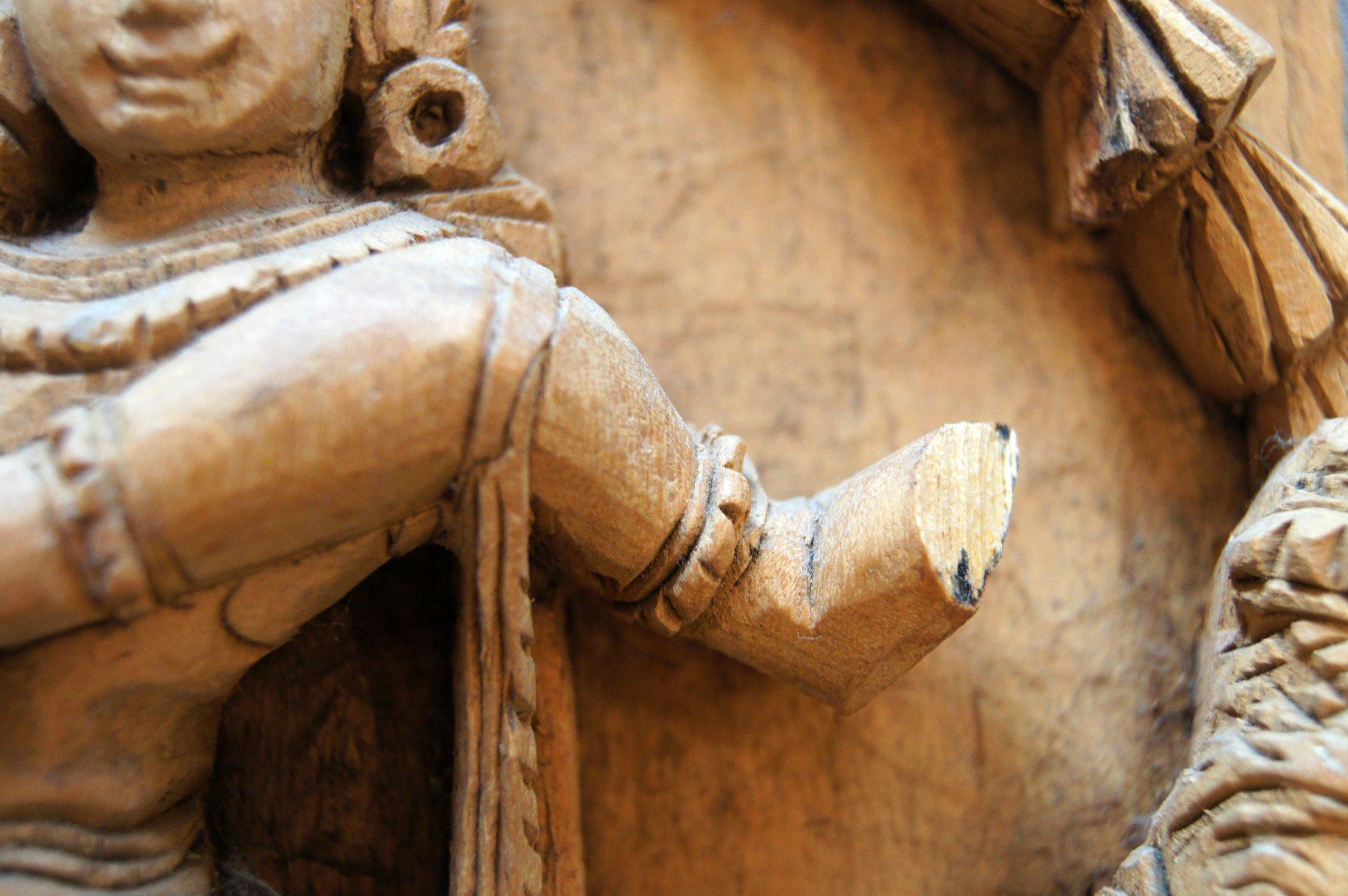 Statuette: Geschnitztes Panel mit tanzendem Shiva, wohl aus Bali – Usato da Geroldswil venduto da ARTEFACTO 7