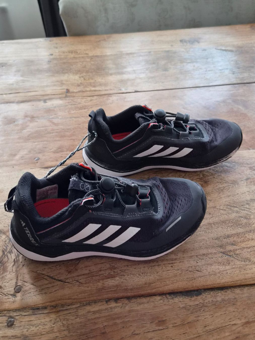 Adidas Chaussures garçon: Schuhe adidas Terrex Gr.33 – D'occasion à Oberrieden par Raja011 3