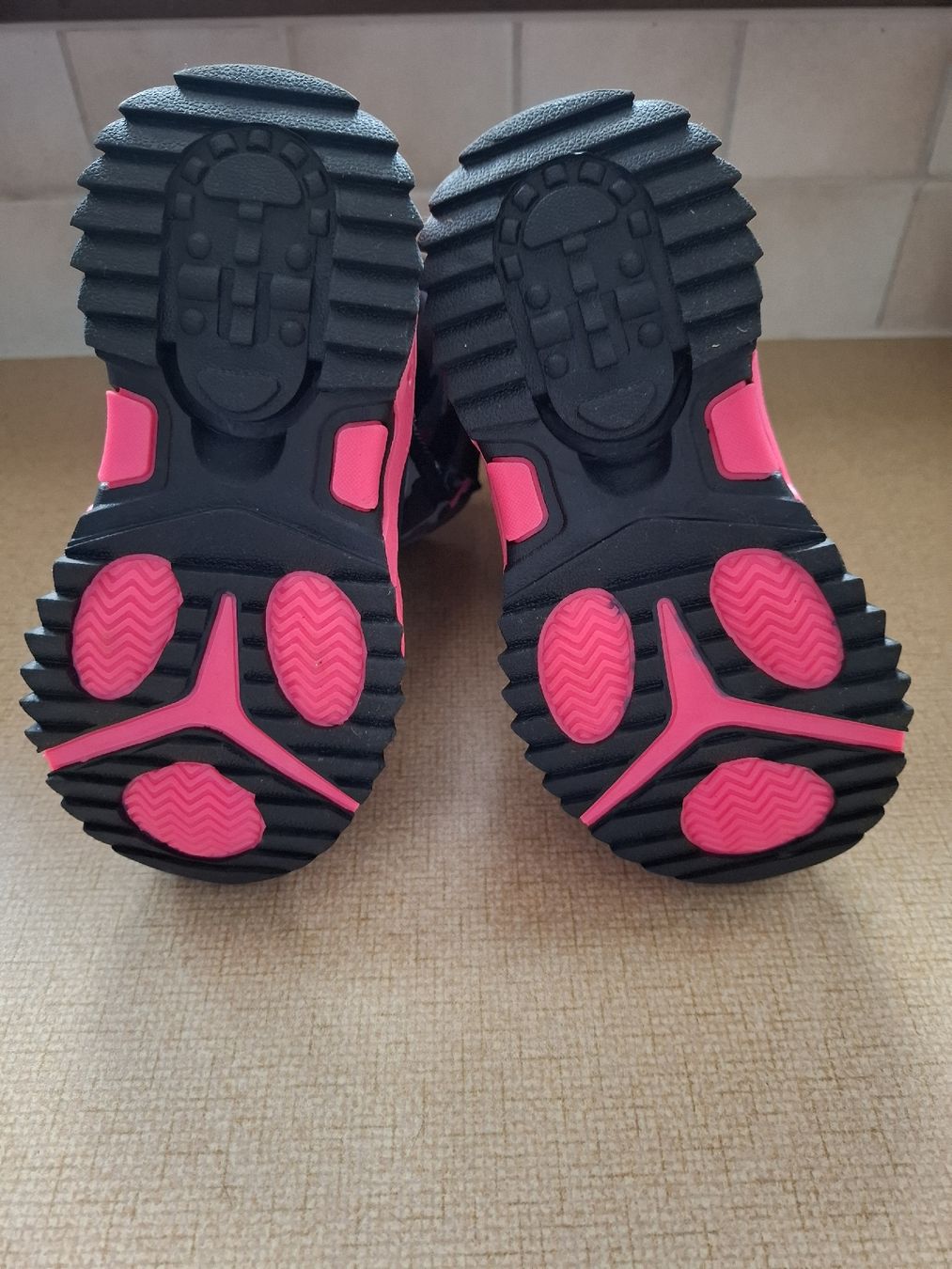 Scarpe per ragazze: Gefütterte Winterschuhe Gr 30 – Usato da Hätzingen venduto da Snoopi84 2