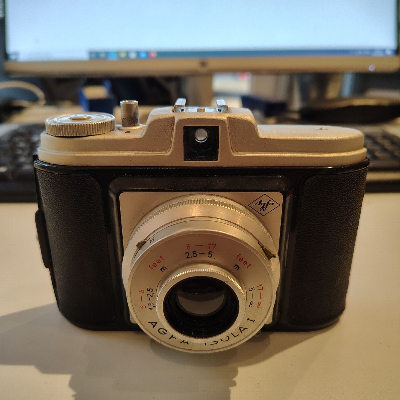Agfa Fotocamera: Late 50's Agfa Isola I Vintage Camera – Difettoso da maroggia venduto da tondo_Music