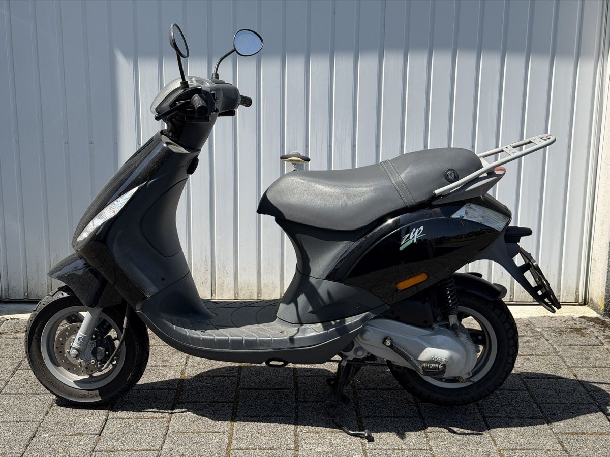 Piaggio Scooter: Piaggio Zip 50 – Usato da Meggen venduto da leupimoto