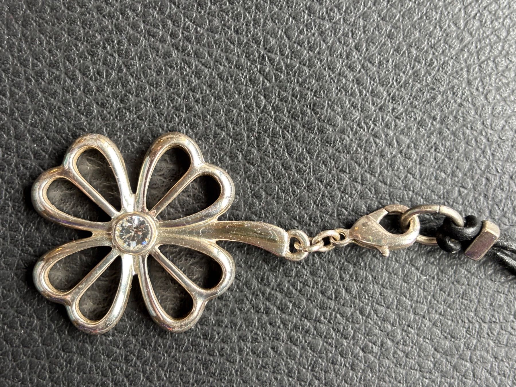 Ketten: Collier à pendentif Pilgrim  trèfle à quatre feuilles – Gebraucht aus Peseux von Cresus27 7