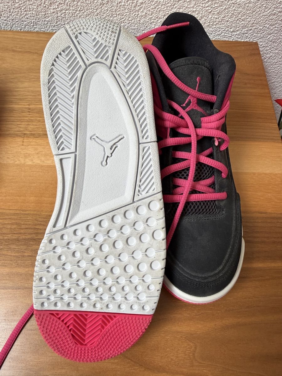 Jordan Scarpe da donna: MJ Sneakers – Usato da Flawil venduto da BouBouBou 1