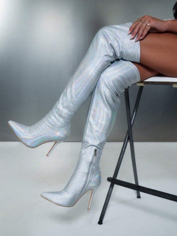 Scarpe da donna: Mega Sexy PU Leder Lack Stiefel Silbern Glitzernd – Nuovo e nell'imballaggio originale da Dallenwil venduto da dein-mega-style 1