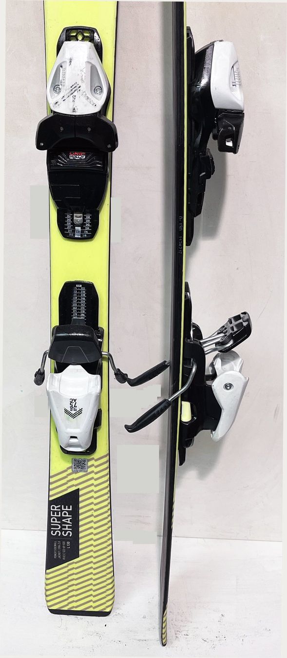 Head Skis: HEAD SUPERSHAPE   130 cm; eine Saison gebraucht – Gebraucht aus Brüttisellen von SkiverkaufStepan 2