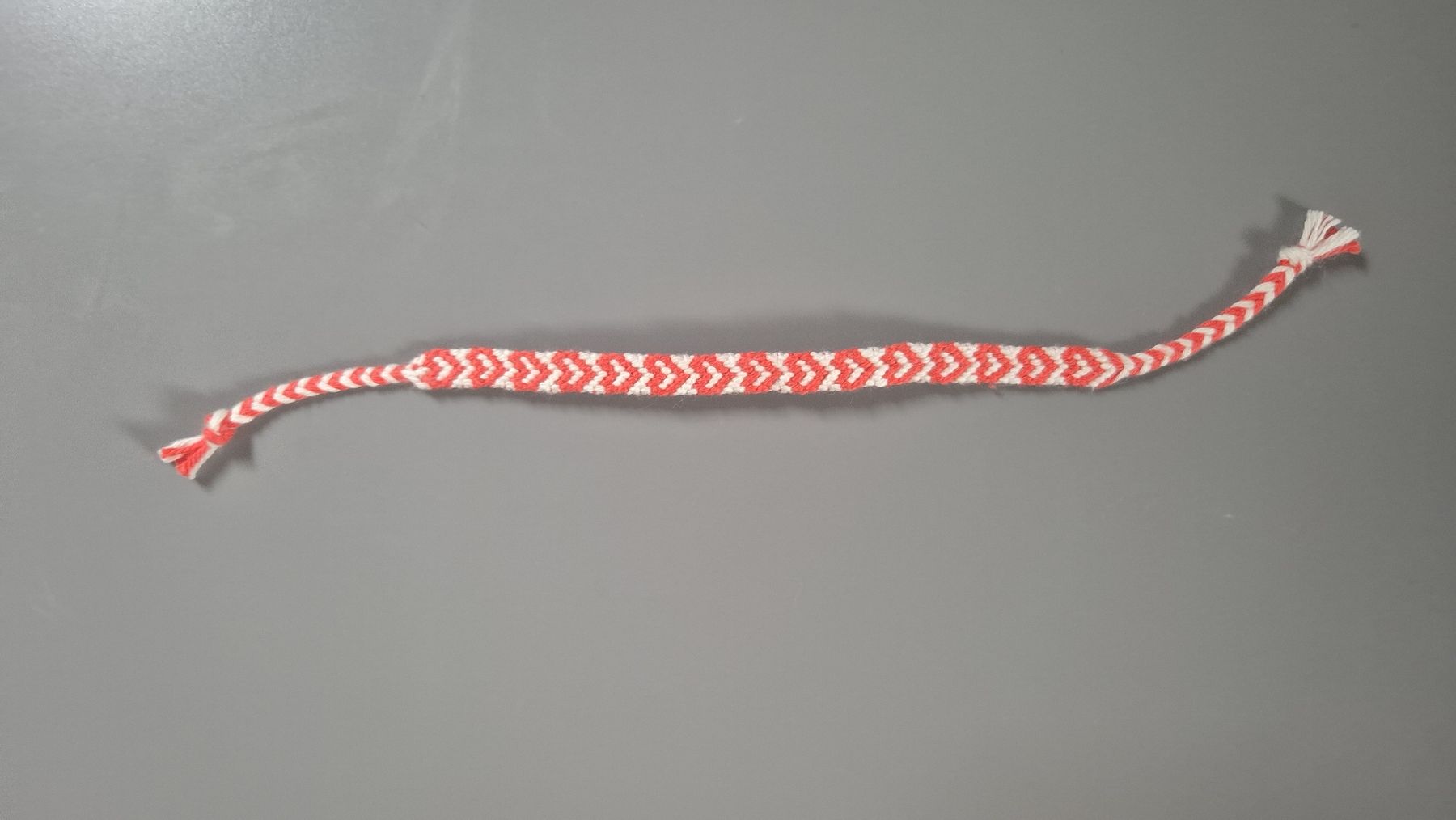 Bracciali & Braccialetti: Handgemachtes Freundschaftsarmband mit Herzen – Nuovo e nell'imballaggio originale da Spiegel b. Bern venduto da ast_dp6f 1