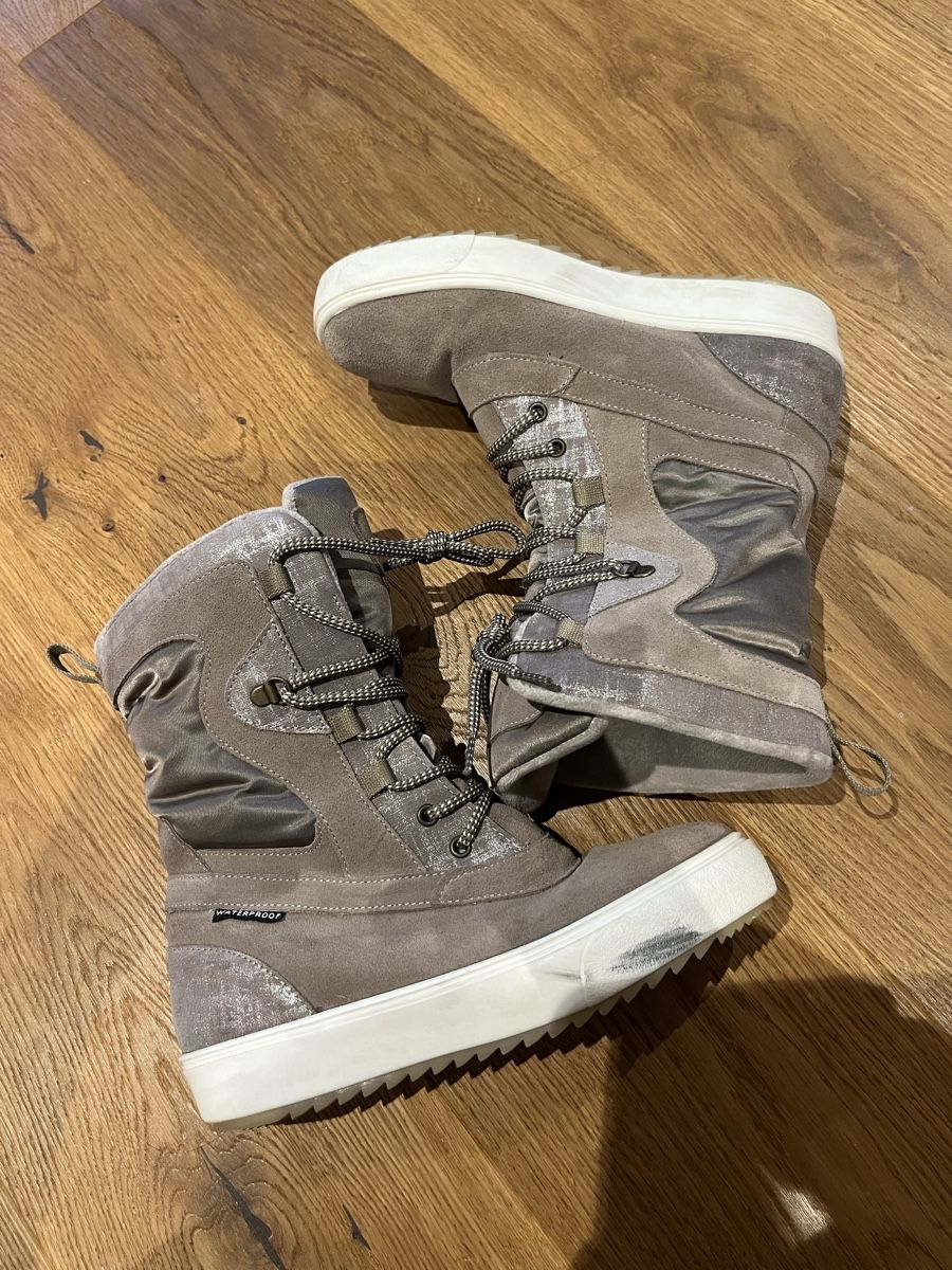 Scarpe da donna: Warm Winter Boots Waterproof Gr. 38 – Usato da Emmetten venduto da Small_Things666 1
