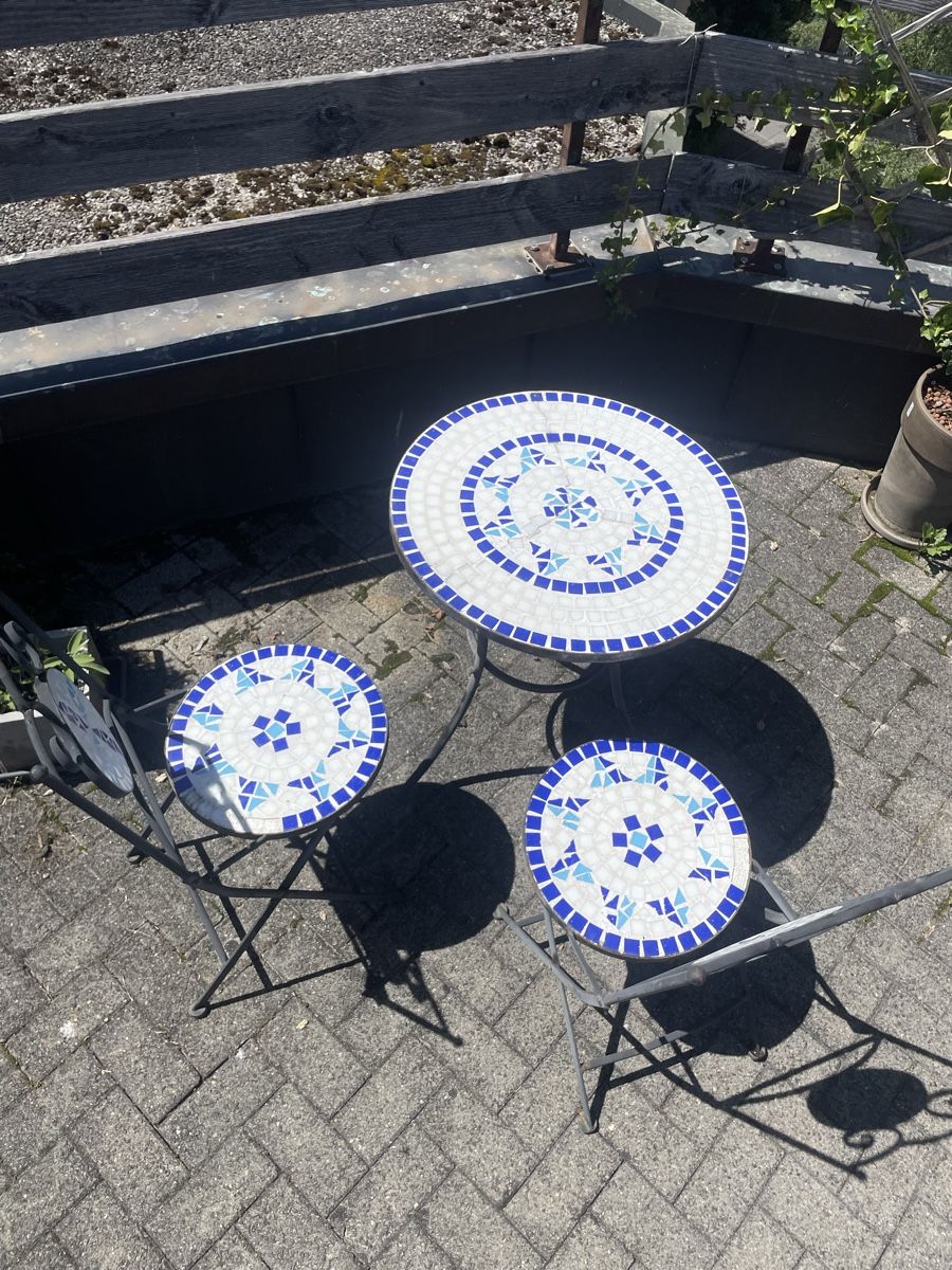 Set di tavolo e panche: Mosaik Bistrotisch Set – Usato da Luzern venduto da Klabourettli 3