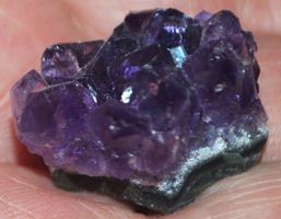 Deko Heilstein L-5118– Uruguay Amethyst Cluster –11.22 Gramm