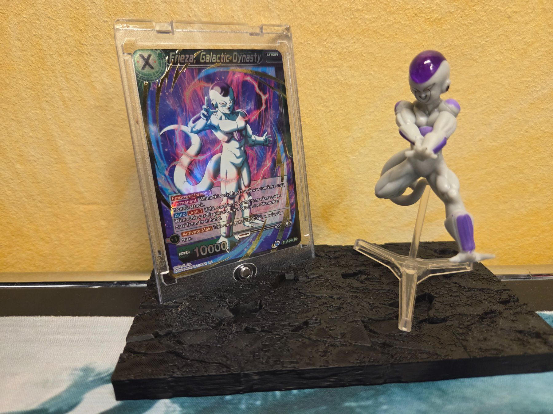 Bandai Sammelbilder & Trading cards: Frieza - Actionfigur mit Dragon Ball SR-Karte – Gebraucht aus Lugano von Doppia_B