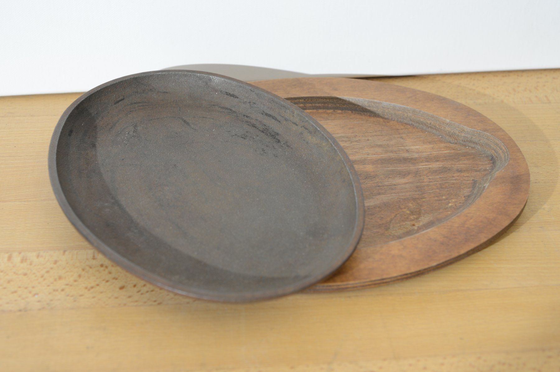 Teller: Lodge Grill Servier Teller aus Gusseisen – Gebraucht aus Sachseln von Smatsch54 2