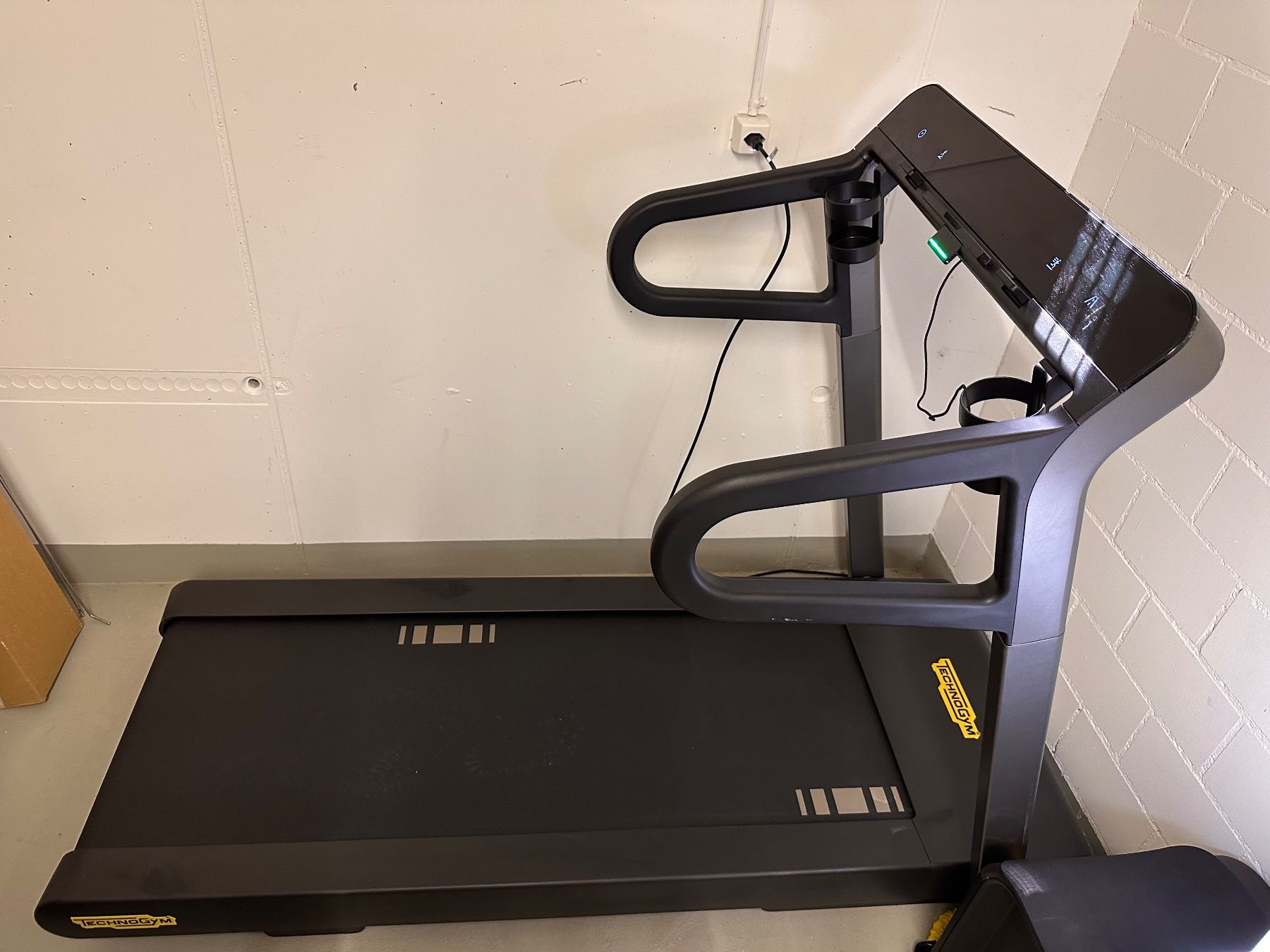 Technogym Hometrainer: Technogym Laufband, super Zustand – Usato da Küsnacht ZH venduto da Harobed18