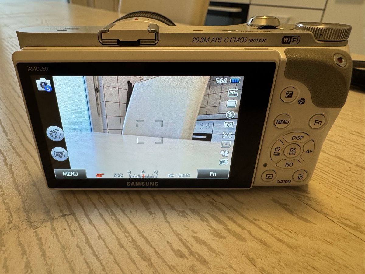 Samsung Fotocamera: Samsung nx300 Digitalkamera – Usato da Zunzgen venduto da milesdavis76 2