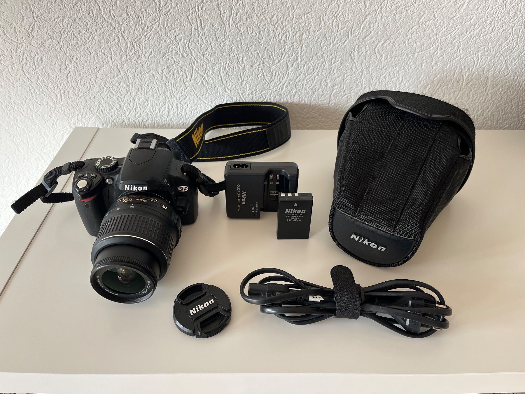 Nikon Fotocamera: Nikon D60 DSLR Kamera – Usato da Zürich venduto da Sohngen