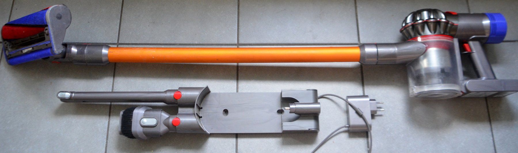 Dyson Aspirapolveri & Accessori: Staubsauger Dyson V8 aspirateur – Usato da Collonges venduto da arashee 3