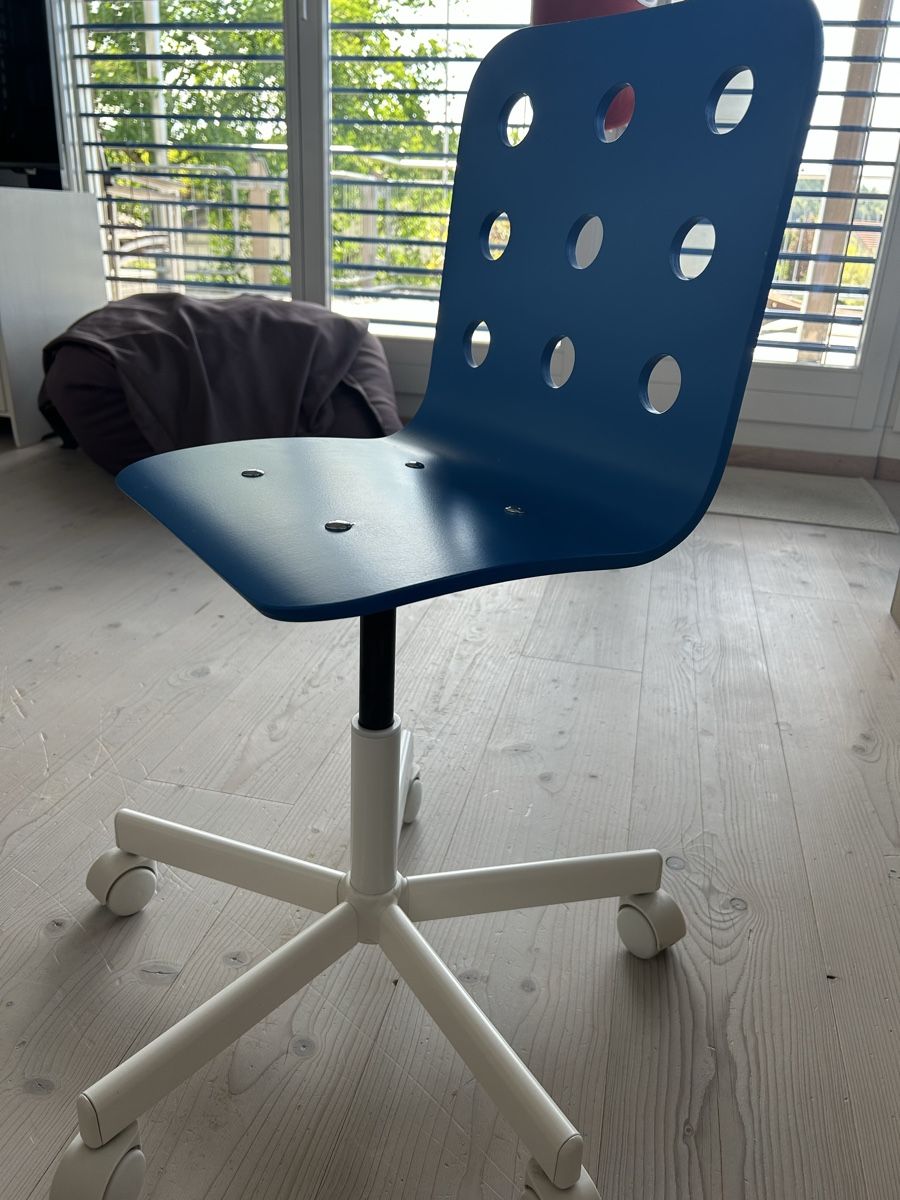Ikea Set de table et chaises: Tisch und Kinderstuhl – D'occasion à Rupperswil par Irene12