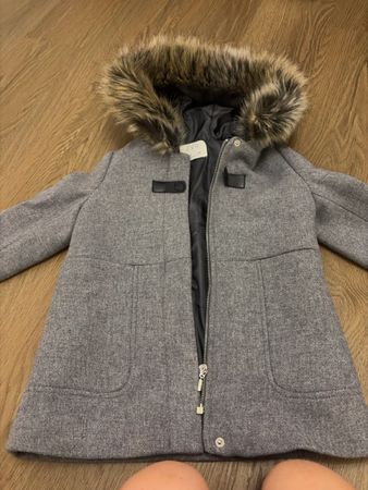 Manteau enfant Zara gris avec capuche taille 128 cm