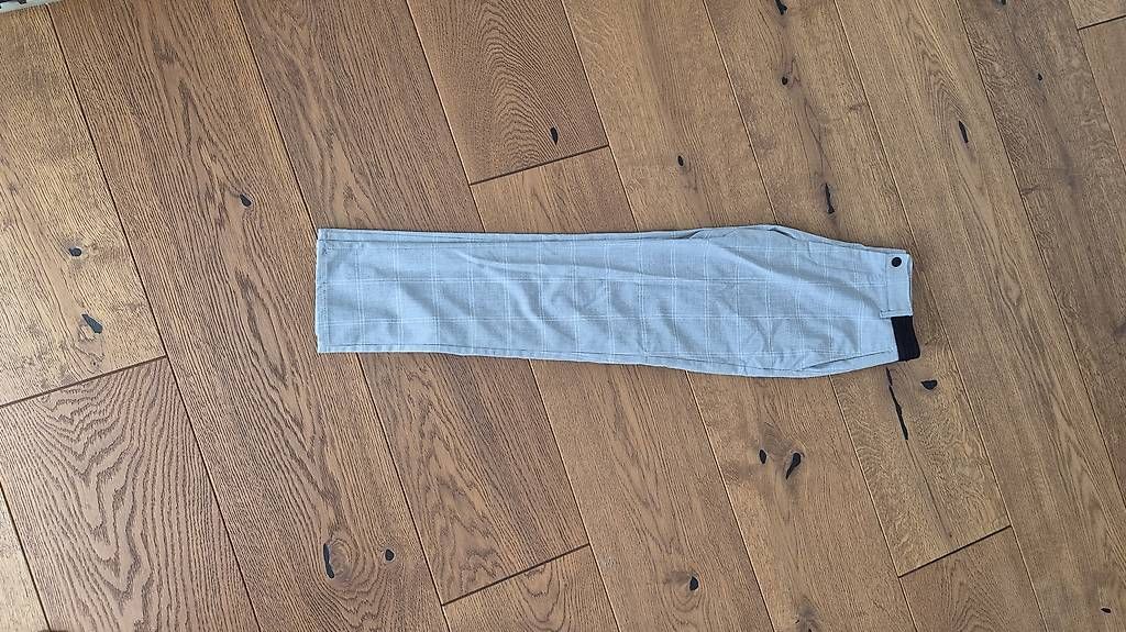 Pantalons: Hose neuwertig – D'occasion à Busswil TG par one123 1