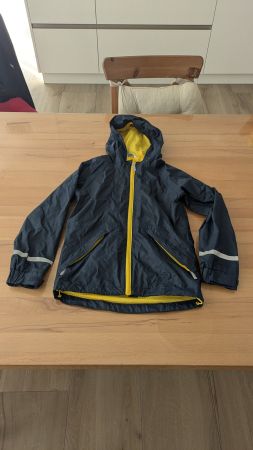 Dunkle, Dünnere Regenjacke - Gr. 128