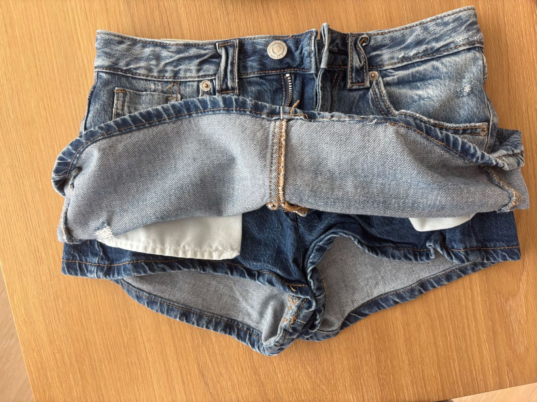 Stradivarius Vestiti & Gonne: blauer Stradivarius Rock 32 – Nuovo (secondo la descrizione) da Kilchberg ZH venduto da Yves076 5