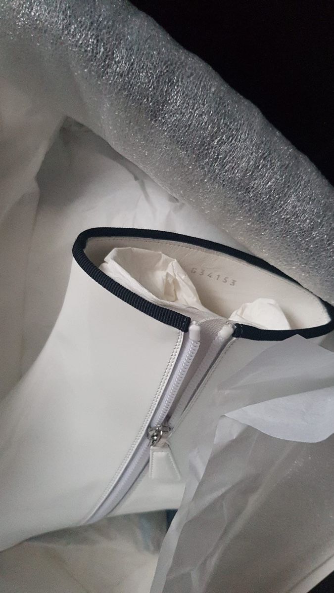 Chanel Scarpe da donna: Bottines Chanel 41 neuves blanches et noires – Nuovo e nell'imballaggio originale da Ropraz venduto da Angy.ruiz 5