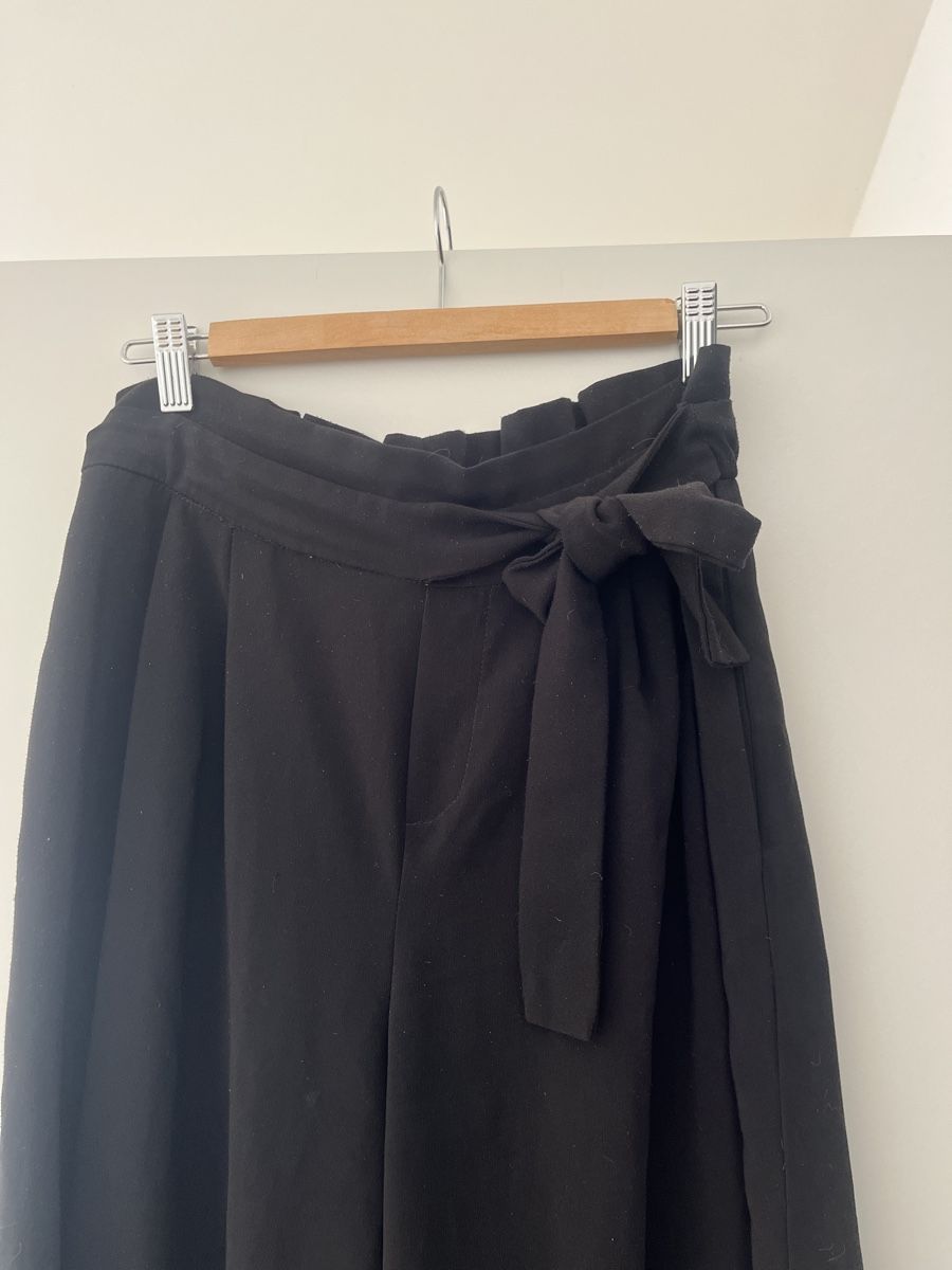 Zara Hosen: Culotte Hose Schwarz mit Bindegürtel  – Gebraucht aus Allschwil von MaloseS08 1