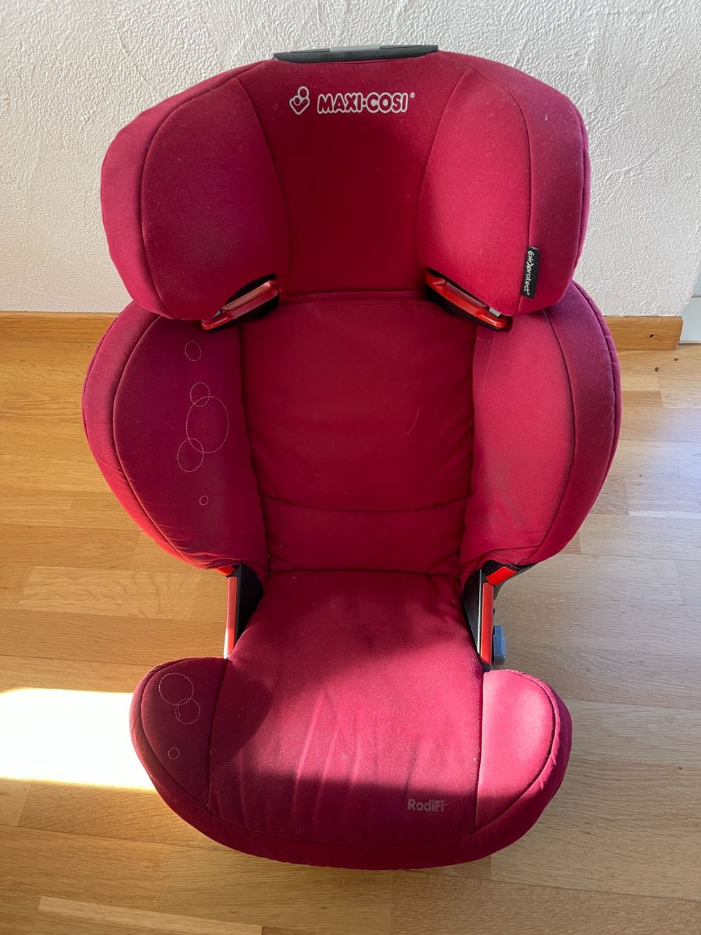Maxi-Cosi Auto-Kindersitze: Maxi Cosi Kindersitz der Linie RodiFix – Gebraucht aus Greifensee von guteangebote 1