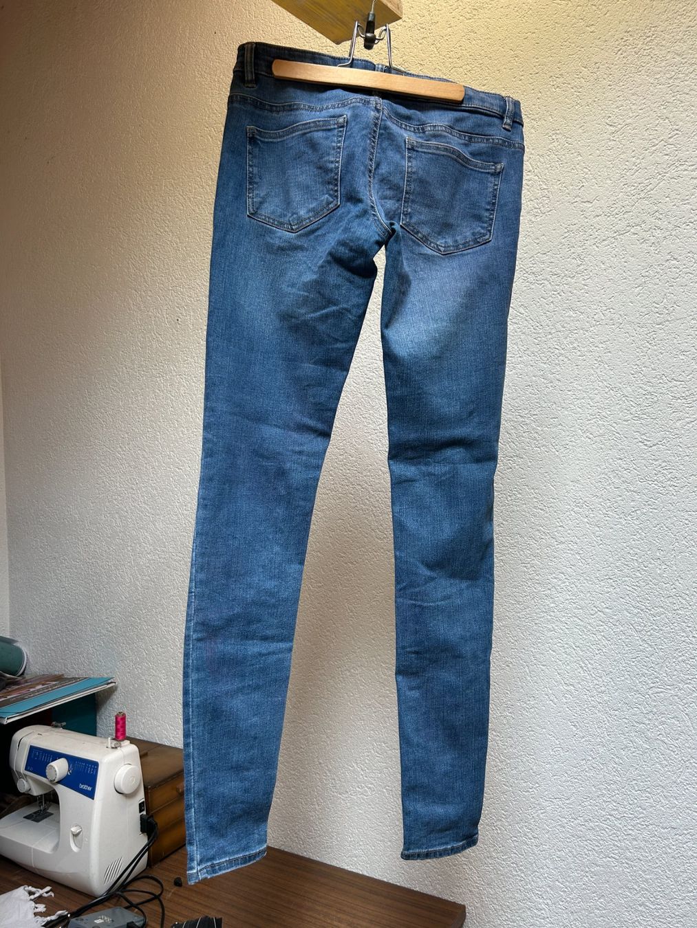 Vero Moda Jeans: Lot de deux jeans taille basse – Gebraucht aus Soyhières von Maponos 6