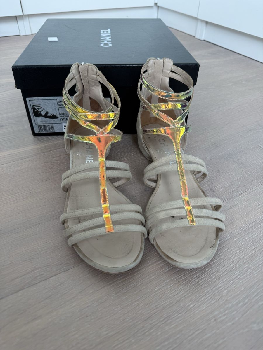 Chanel Chaussures femmes: Chanel Suede Leather Sandals Size 37.5 – D'occasion à Zug par Beolingus22 5