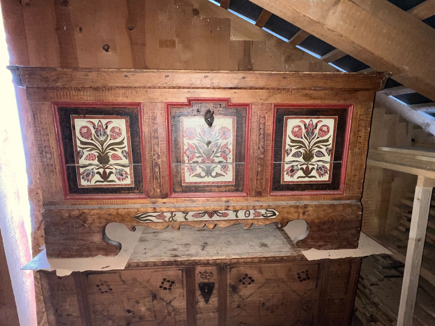Truhen: Antike barock Truhe bemalen 1770 – Gebraucht aus Vaduz von Unikate-Markt