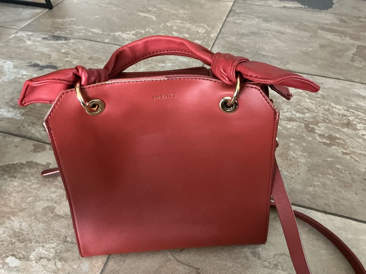 Borse da donna: INYATI Handtasche, bordeauxrot, Kunstleder – Usato da Buchs AG venduto da chipmunk710 5