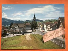 Ansiedeln Urnäsch (App.) Dorfplatz mit Kirche und Häuser