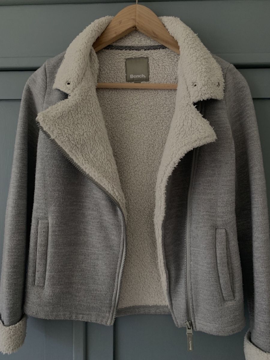 Bench Jacken & Mäntel: Strickjacke der Marke Bench in der Grösse 152 – Gebraucht aus Winterthur von goodwood68 2