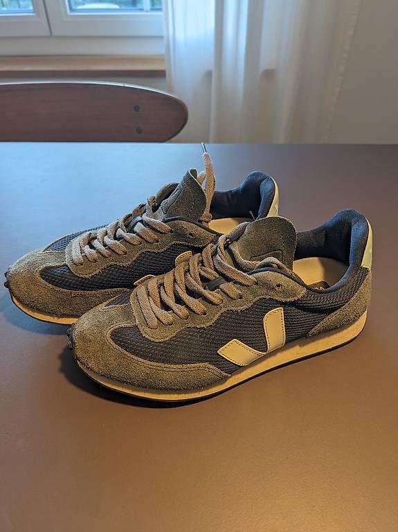 Damenschuhe: Veja Sneaker 37 – Gebraucht aus Bremgarten b. Bern von Kalamaki