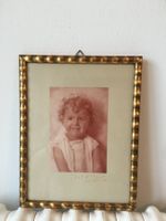 Attraktive Fotos Porträt eines schönen Mädchens mit Untersch