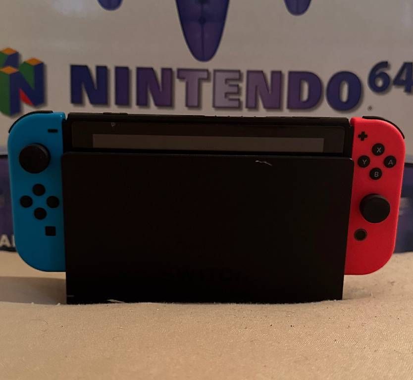 Console: Nintendo Switch V2 – Usato da St-Imier venduto da raphael_hadorn