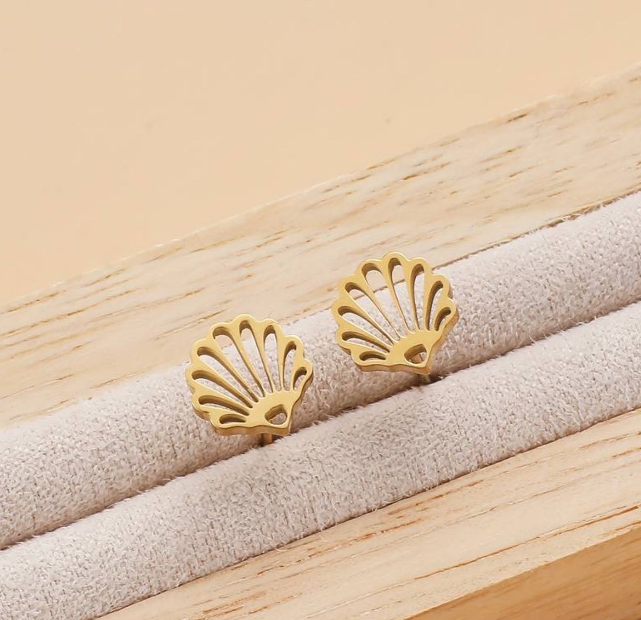 Orecchini pendenti & Orecchini a lobo: Ohrenstecker Muscheln gold/silber – Nuovo e nell'imballaggio originale da Laufen venduto da Bellavitaboom 2