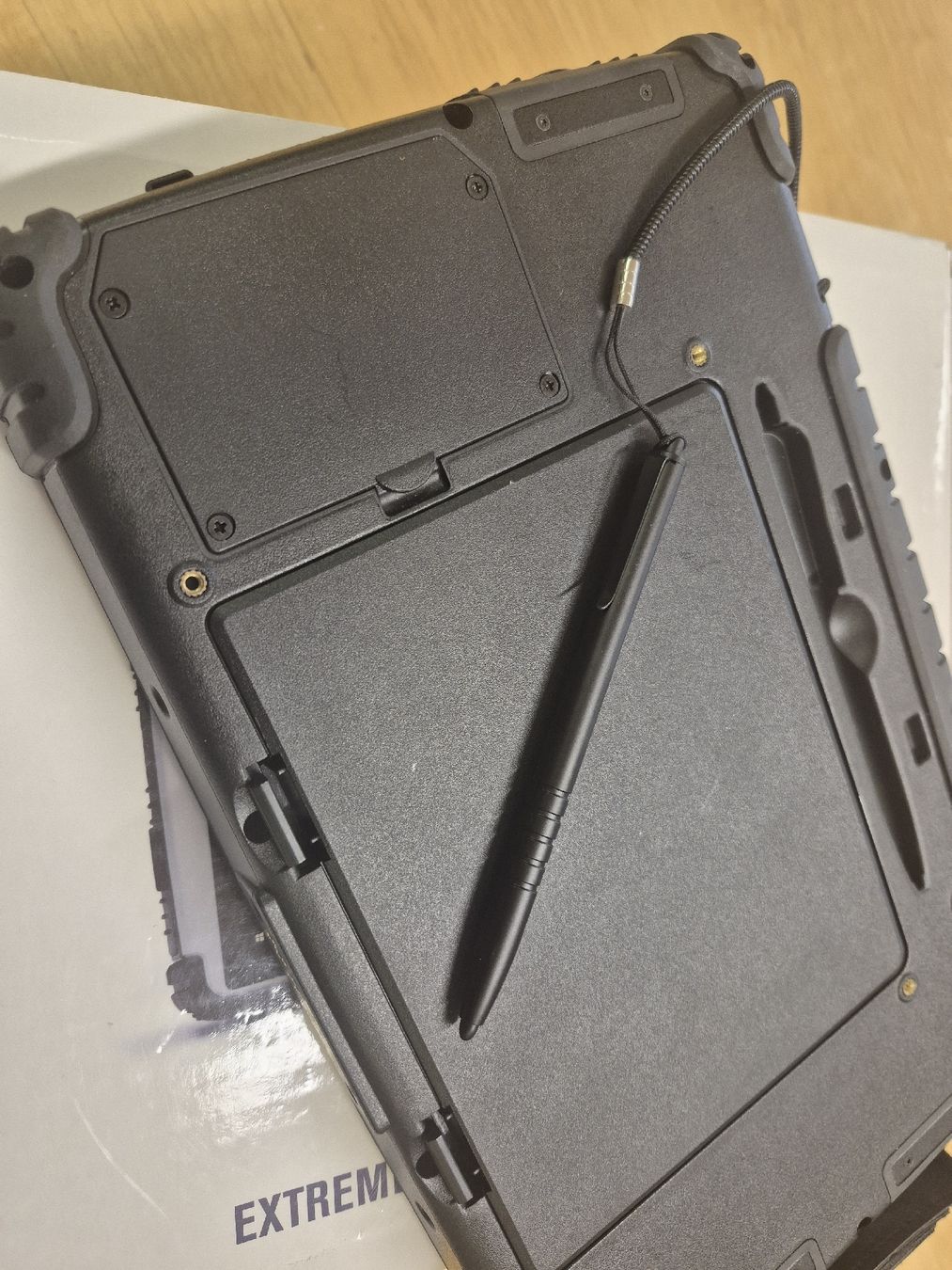 Tablet PC: Tablet Handheld Algiz 10X robust mit Stift neuwertig – Nuovo (secondo la descrizione) da Röschenz venduto da photo_t_tom 4