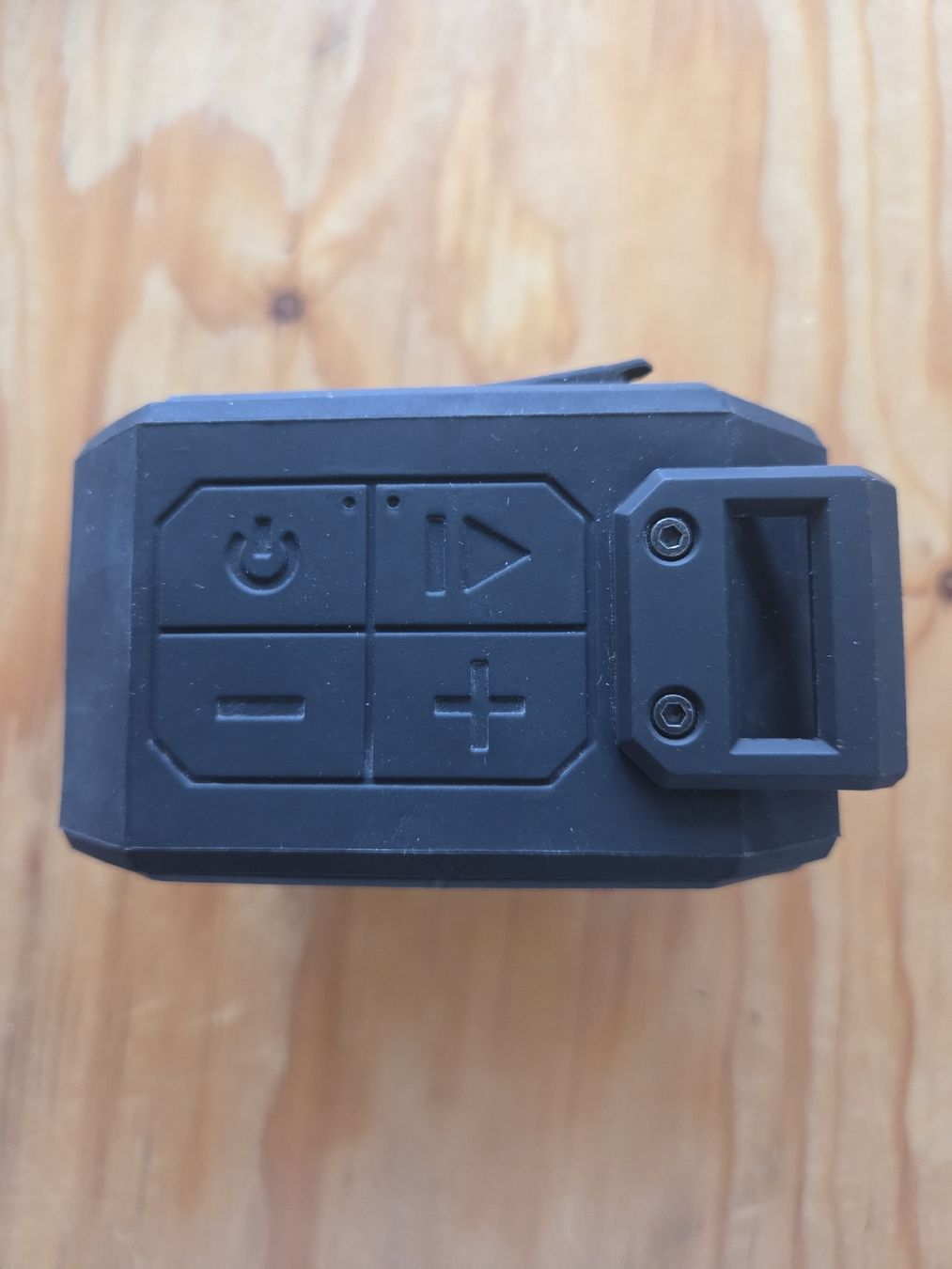 Casse acustiche: Tronsmart Element Groove - Wireless Speaker - Neuwertig! – Nuovo (secondo la descrizione) da Allschwil venduto da Zora_26 1