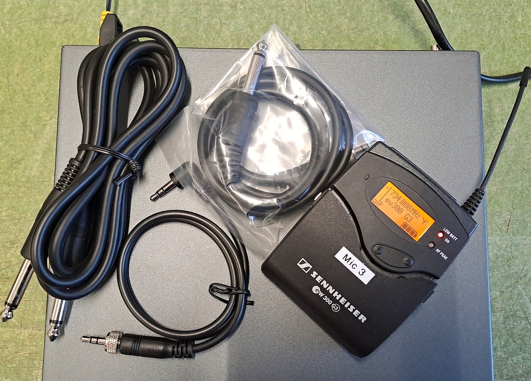 Sennheiser Microphones: Sennheiser Funkmikrofon-/Instrumente-Set – D'occasion à Niederuzwil par Waedi1 1