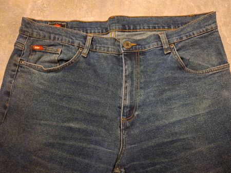 Pantalon jeans taille W38 L34 98% coton marque Lee Cooper
