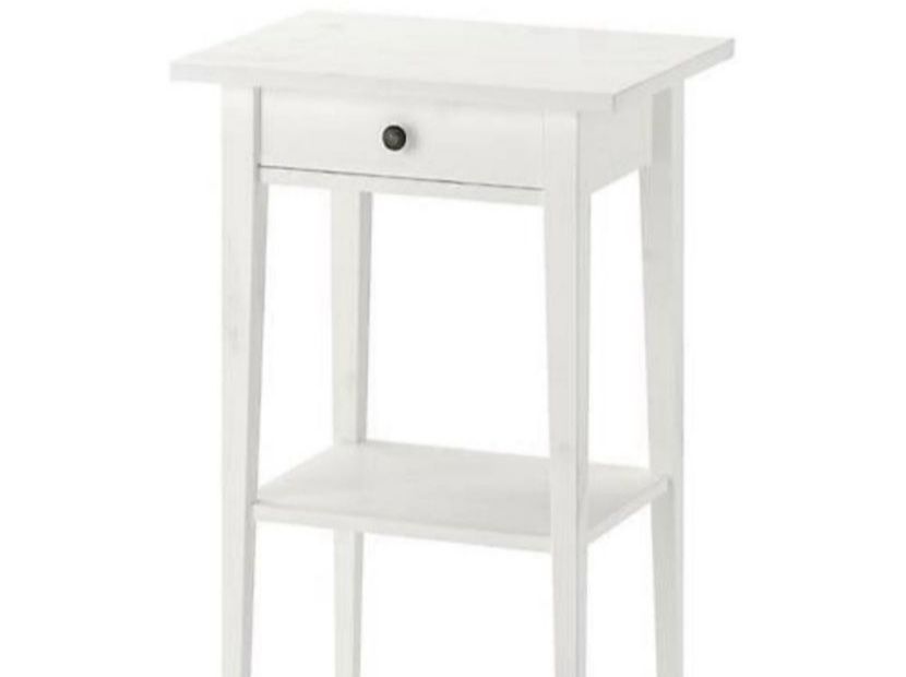 Tables de nuit: Nachttisch – D'occasion à Oberentfelden par dar_7gzv