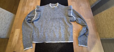 Damen Pullover Pigalle grau mit Volants Grösse S