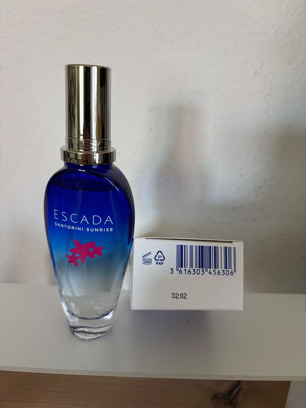 Escada Profumi & Eau de Toilette: ESCADA Santorini Sunrise EDT 2ml. Abfüllung – Usato da Zürich venduto da deruja 2