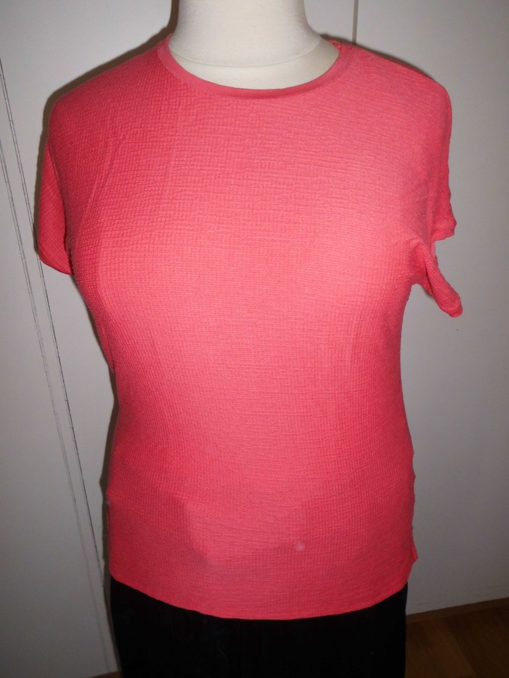 C&A T-shirt: T-shirt rose T. M – Nuovo (secondo la descrizione) da Marin-Epagnier venduto da Madja