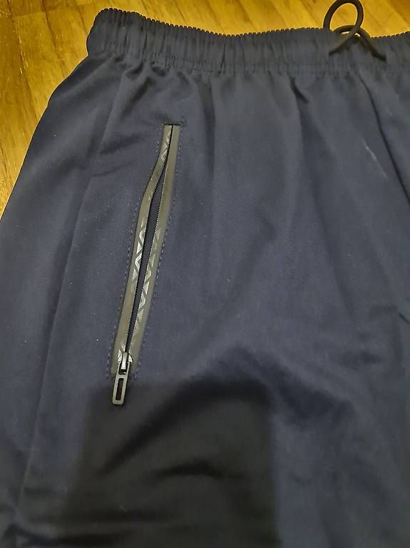 Pantaloni: Trainerhose Grösse S – Usato da Kriens venduto da akazy 2