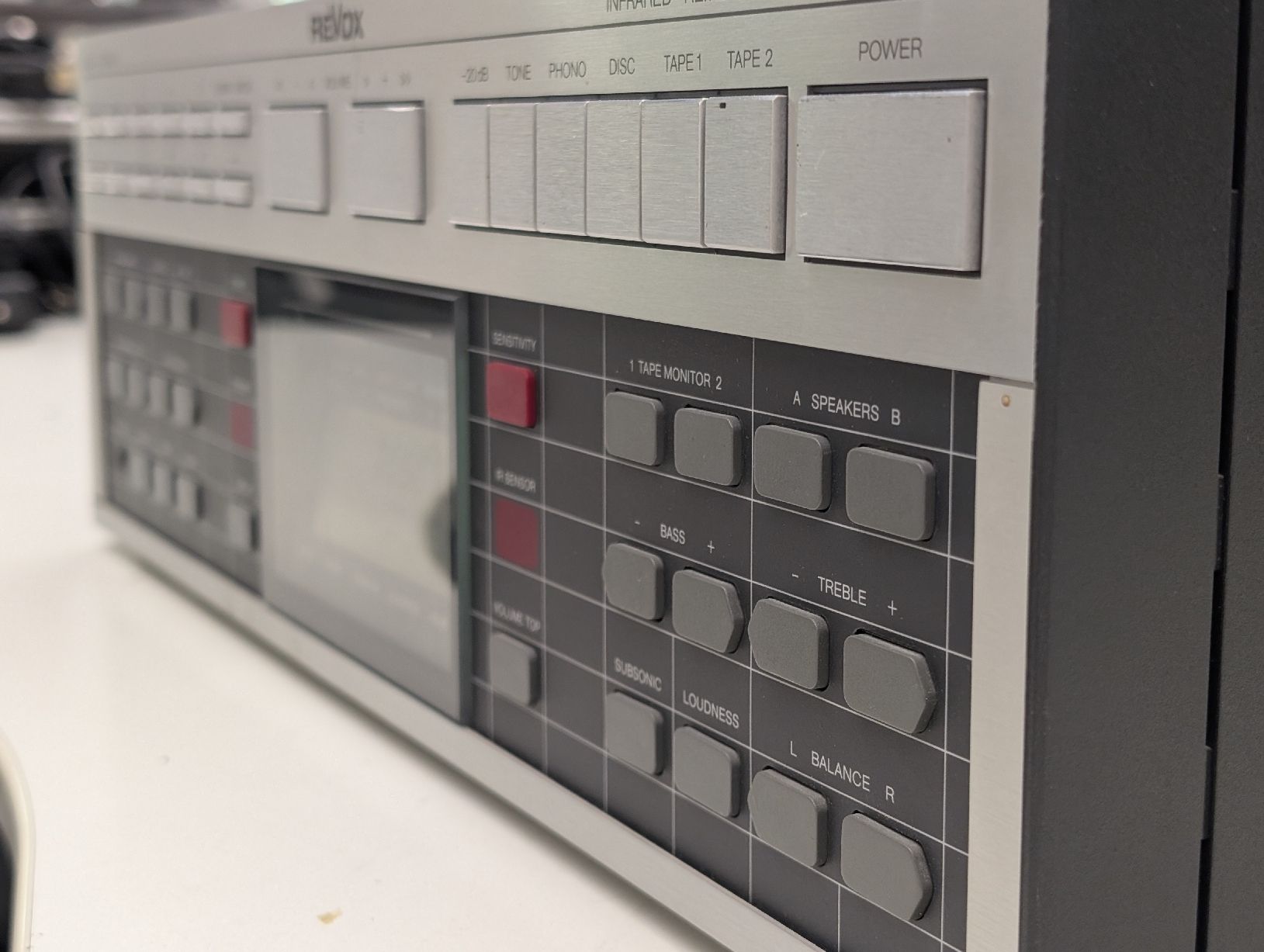 Revox Ricevitori: Revox B 285 Receiver: ein Kanal defekt. – Difettoso da Breitenbach venduto da Dribbel 2