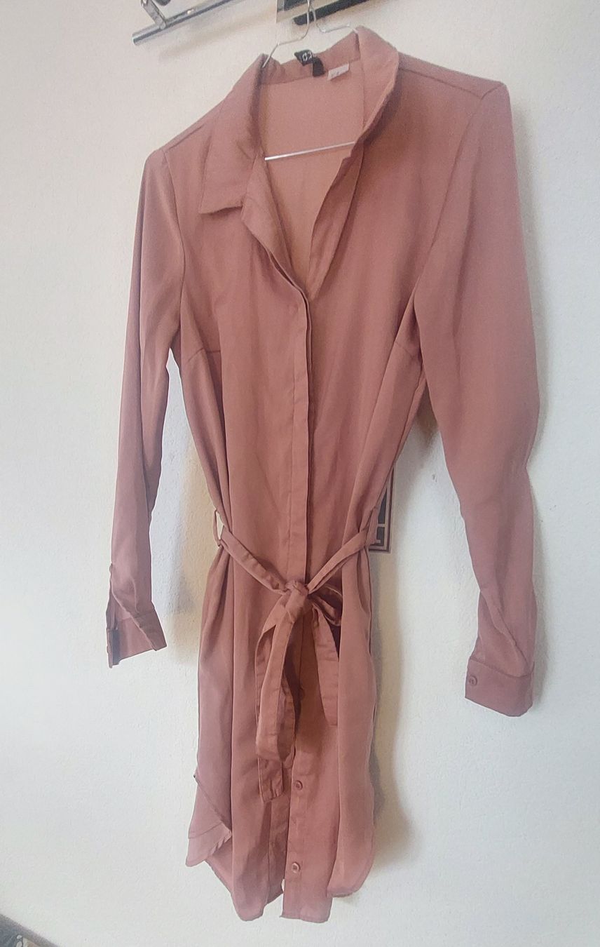 H&M Kleider: robe chemise rose – Gebraucht aus Collonges von cam_72xf